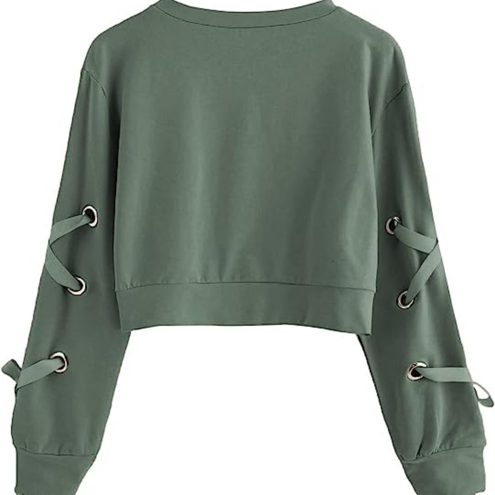 SweatyRocks Crop Top Long Sleeves M Grommets With Ribbon Sleeves Lt. Green New